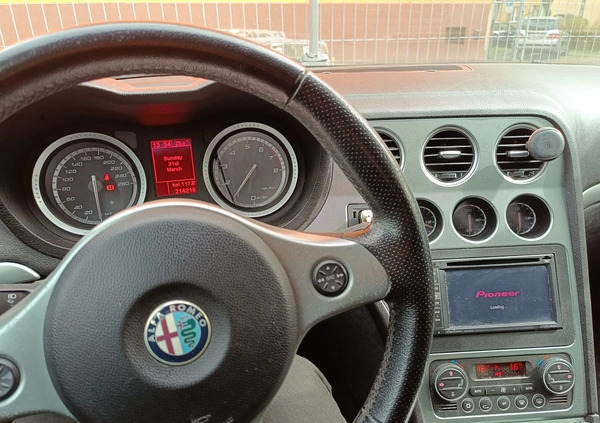 Alfa Romeo 159 cena 22000 przebieg: 214000, rok produkcji 2010 z Gliwice małe 137